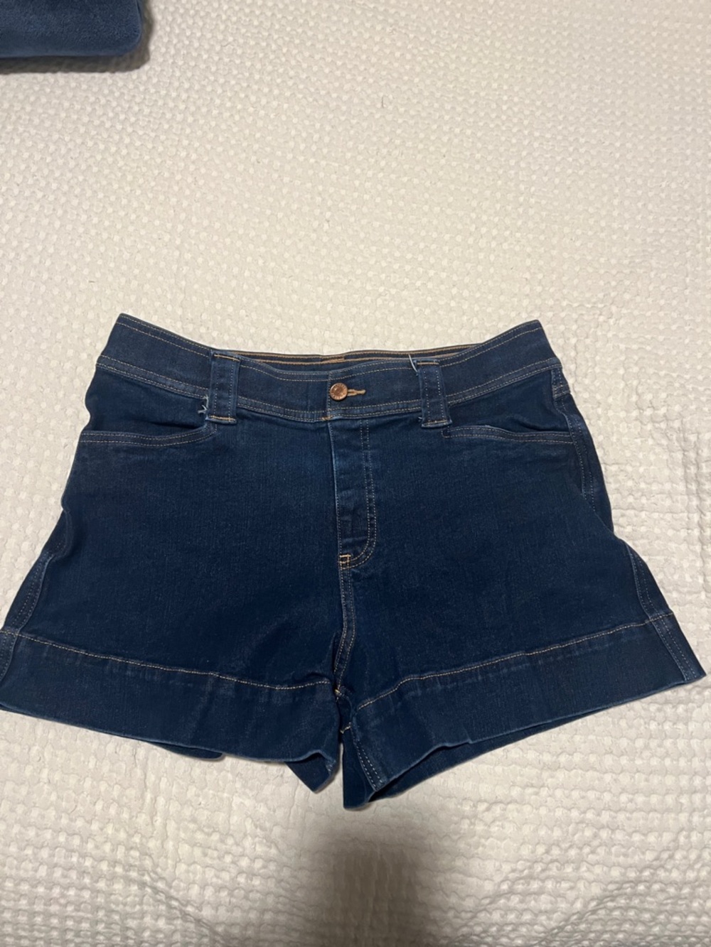 Express denim pull on shorts
